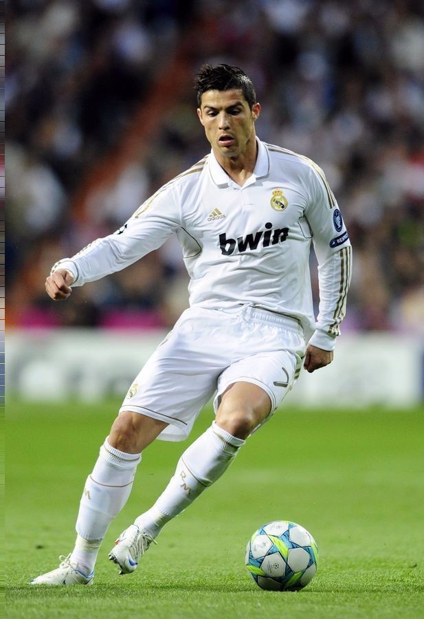 利物浦vs毕包第20分钟比赛暂停，全场球员、观众鼓掌致敬若塔