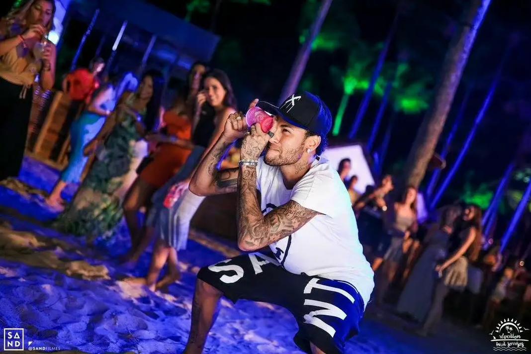 这队传球流畅得像跳舞