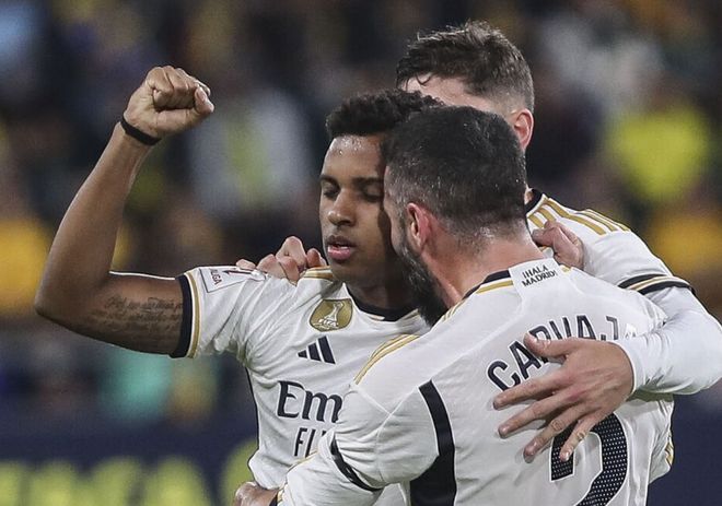 小孩哥！17岁卡尔成为欧冠最年轻连续3场进球球员（17岁新星卡尔创纪录，成欧冠最年轻连续三场破门球员）