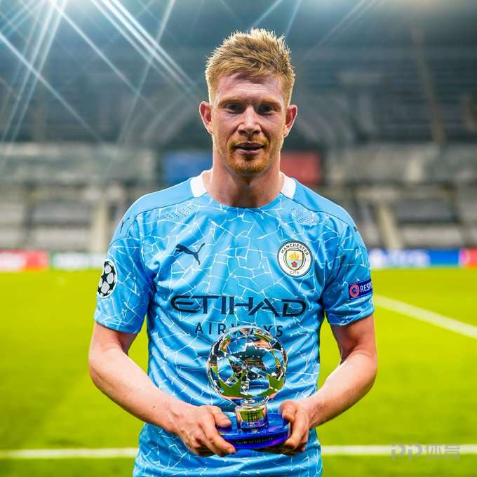 为庆祝美加墨世界杯，与刺客足球鞋融合设计的科8将进行复刻（致敬美加墨世界杯，融入刺客元素的科比8即将复刻）