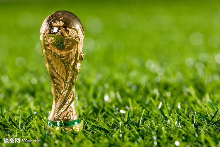 足球国足专机启程，目标三连胜（国足专机起航，冲击三连胜）