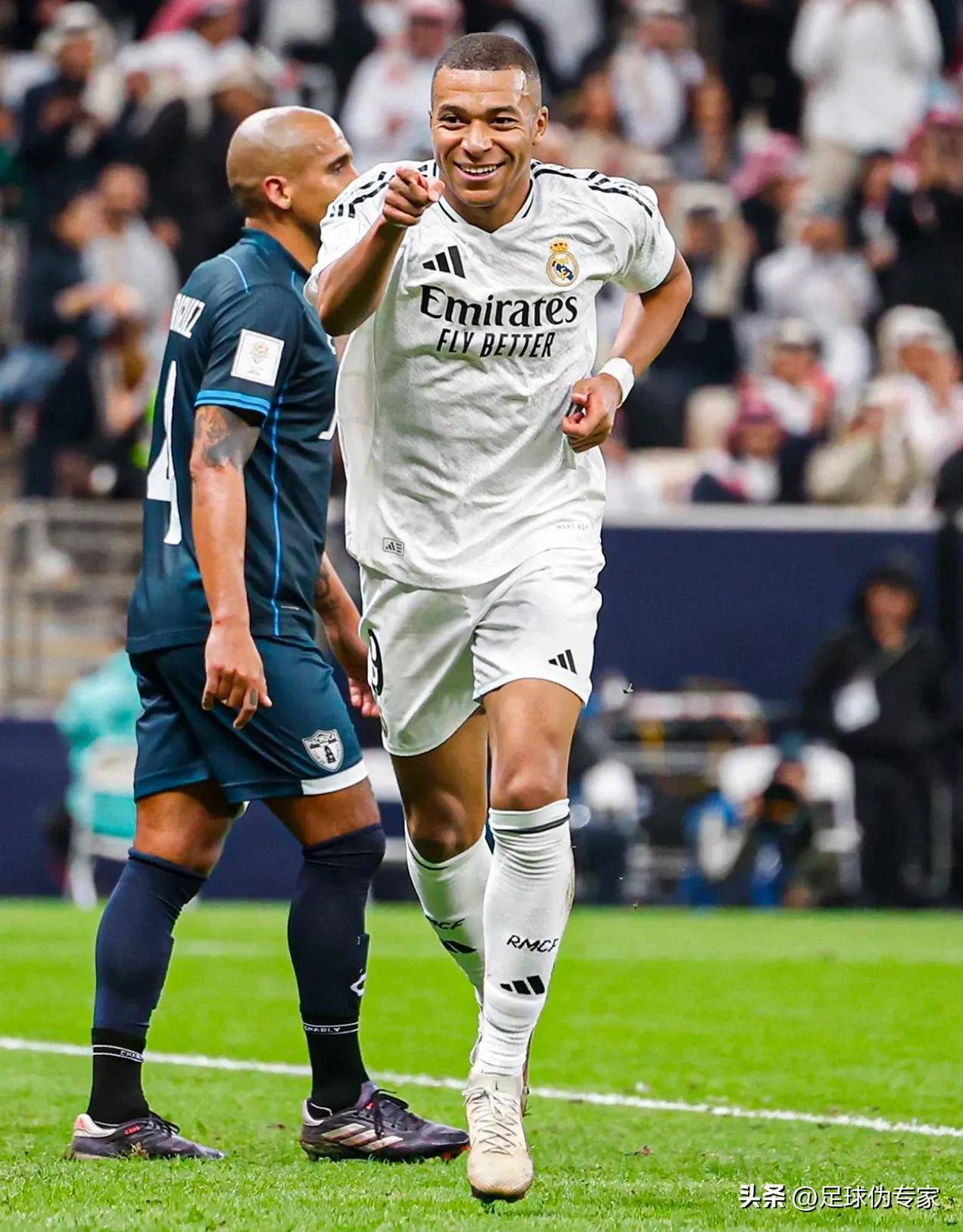 西班牙人董事：球队赛季目标为跻身前六，业务收入达到1亿欧（西班牙人董事：本赛季冲击前六，营收目标达1亿欧元）