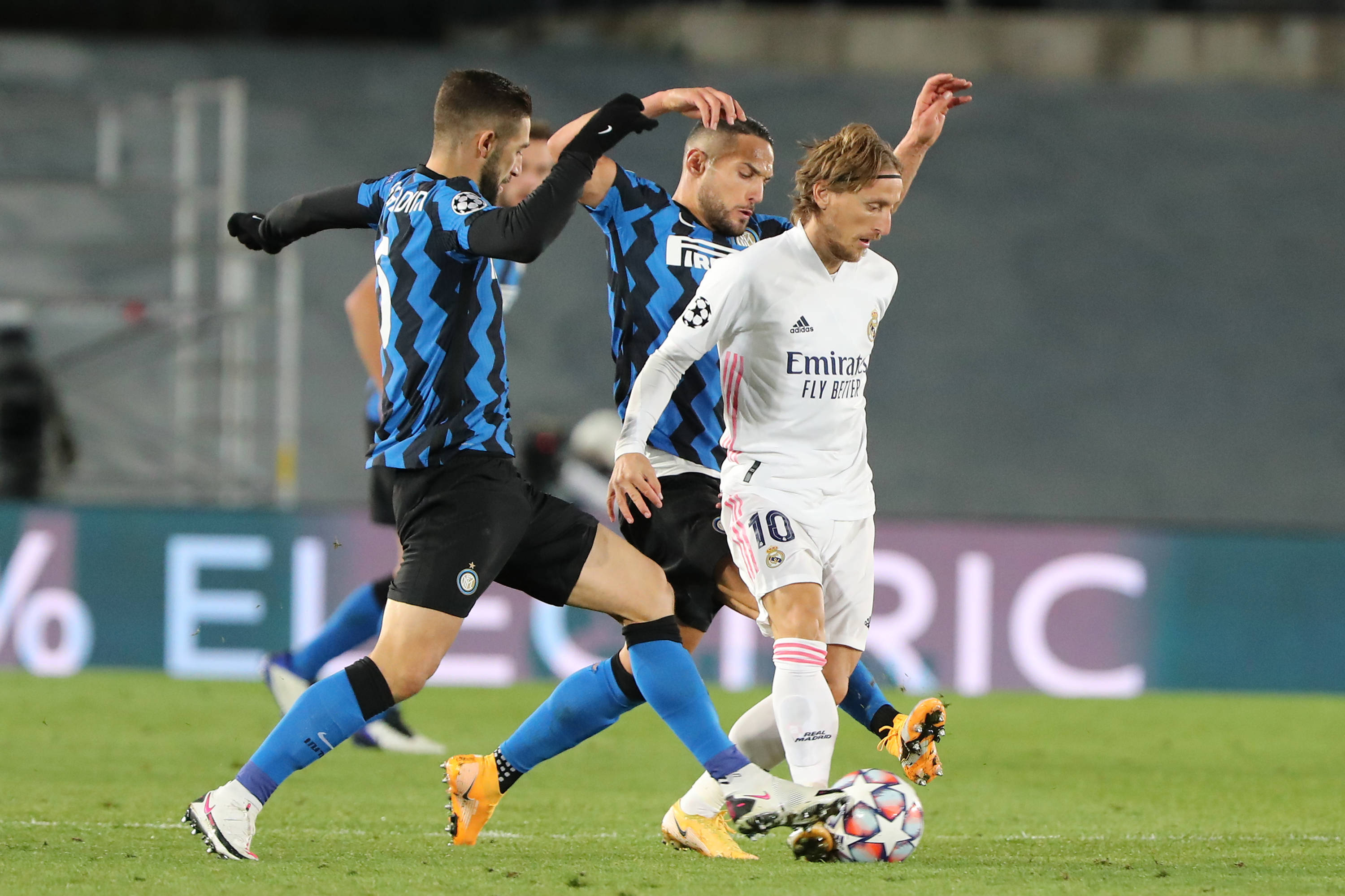 安东尼奥：调整阵容是为了给队员更多机会，同时保证球员健康（安东尼奥：通过调整阵容为球员创造更多机会，并确保健康）