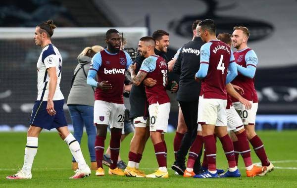 TAA再遭伤情打击2025报销：后防问题困扰阿隆索，解决不好就下课