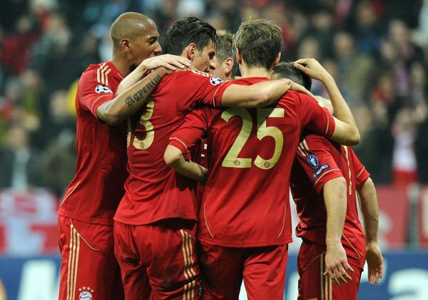 英超-阿森纳4-1横扫热刺，埃泽戴帽+特罗萨德传射（英超：阿森纳4-1大胜热刺，埃泽上演帽子戏法，特罗萨德传射建功）