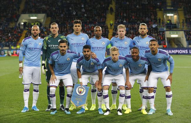 足球世界杯新纪录诞生，单场跑动达13公里（世界杯刷新纪录：球员单场奔跑13公里）