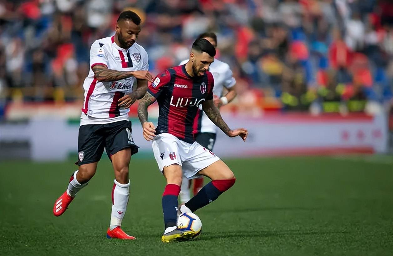 马克西：梅西就是足球史上的里程碑；格策那一脚依然难以释怀（马克西称梅西为足坛里程碑，坦言对格策那脚射门仍难释怀）