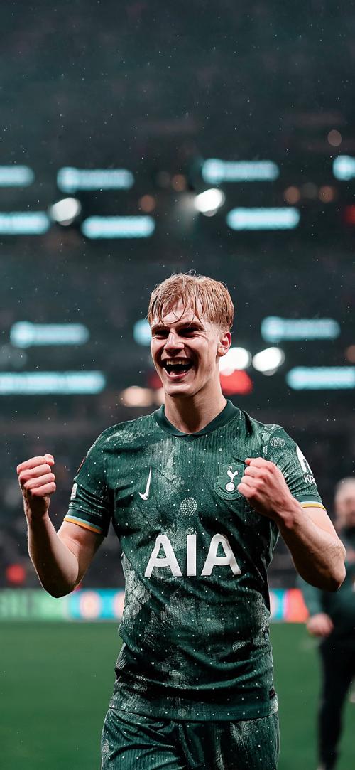 弗格森：阿莫林是个好人，曼联要重夺英超冠军可能还要十年（弗格森称阿莫林人品好：曼联再夺英超或仍需十年）