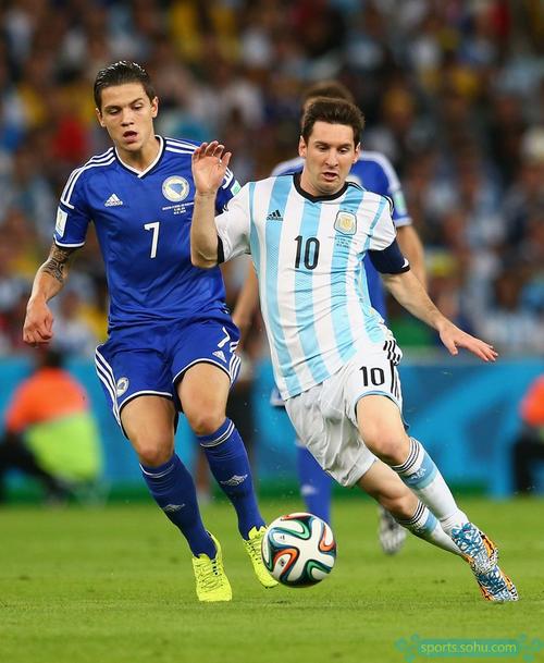 连续30场非友谊赛保持不败，西班牙是历史第四队