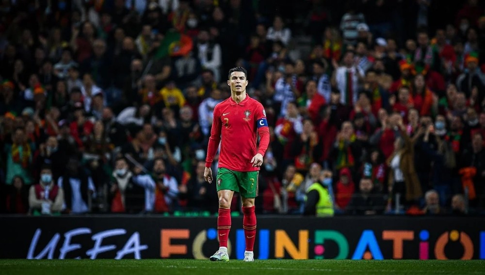 瓜迪奥拉：联赛杯将大幅度轮换；特拉福德冬窗不会离队（瓜迪奥拉：联赛杯大规模轮换，特拉福德冬窗留队）