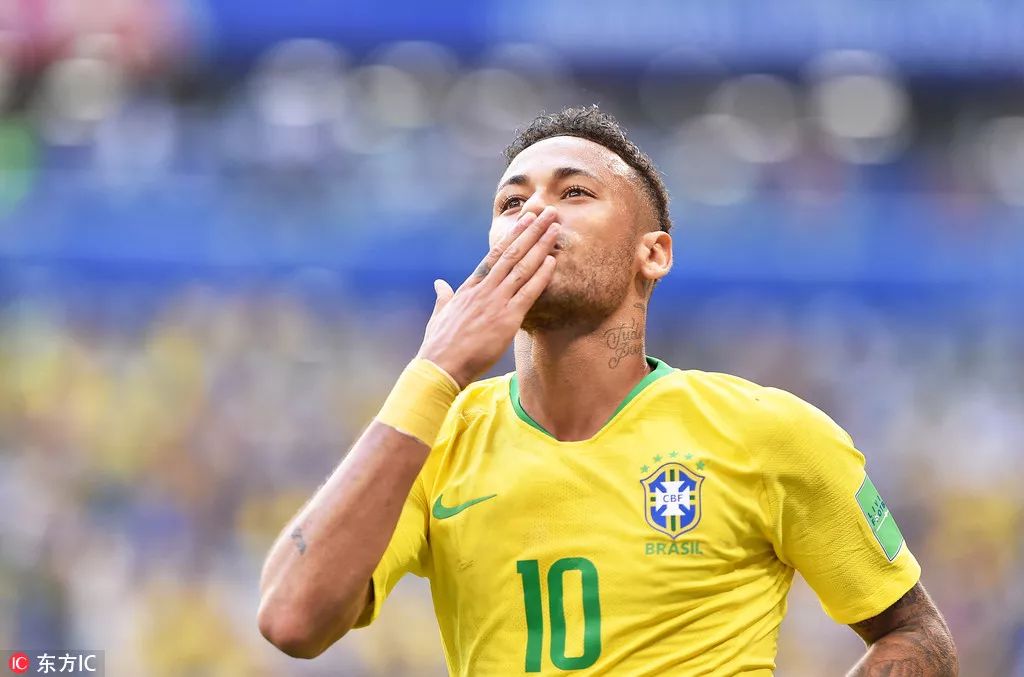 梅西荣膺美职联年度MVP，成北美体坛连续获奖伟大球员